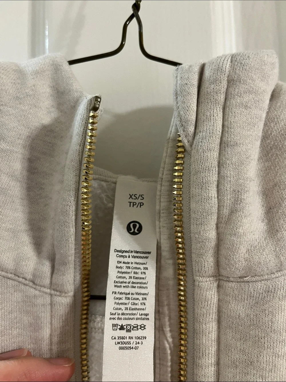 Lululemon Athletica Light Heather Grey Cropped Scuba w/ Gold Hardware